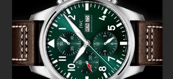 The green dials copy watches have month windows.